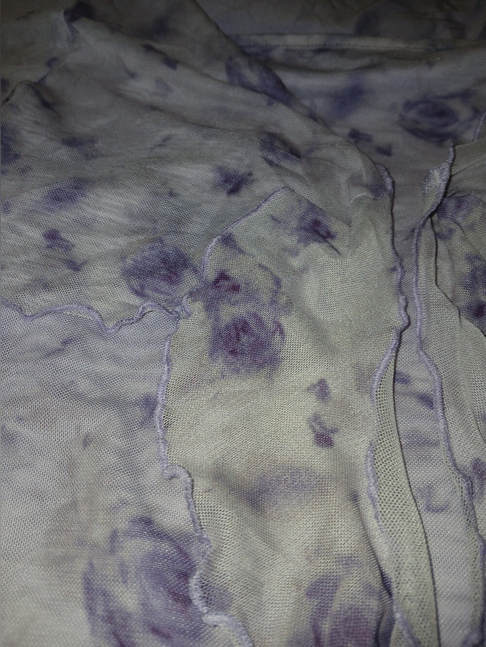 Pre-loved Women's Light Purple Tie-Dye Crop Shirt.